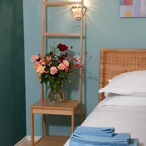 Rosa Tea Bed & Breakfast